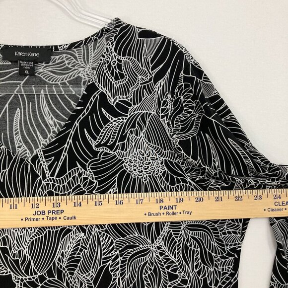 Karen Kane size XL Black White Floral Abstract Stretch Flare Sleeve Feminine Top - Picture 6 of 10
